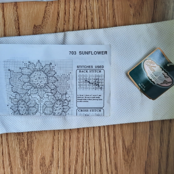 Needle work fabric - Picture 6 of 7